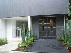 16/16 エントランス