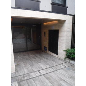 5/5 エントランス