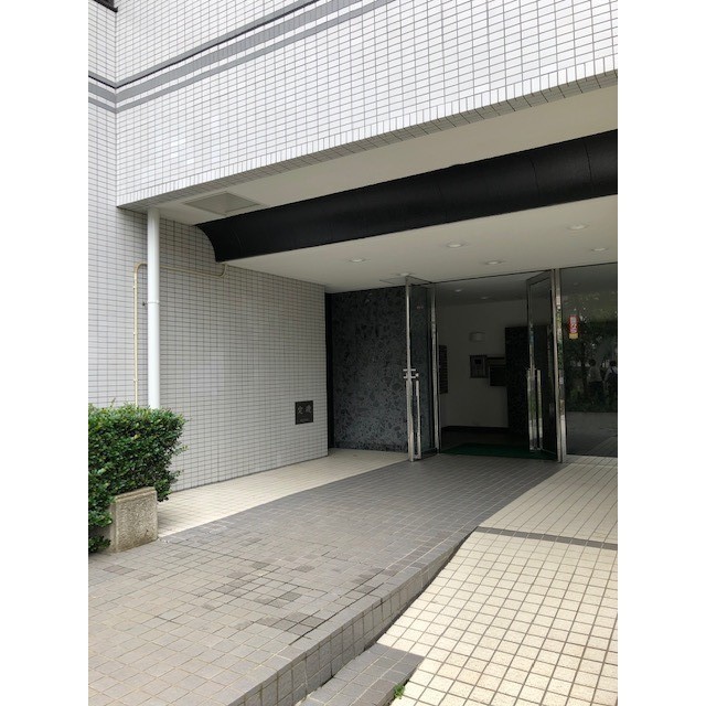 22/22 エントランス