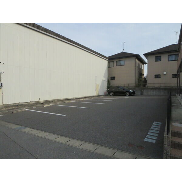 19/19 駐車場