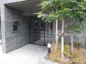 2/2 エントランス