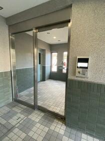 16/16 エントランス