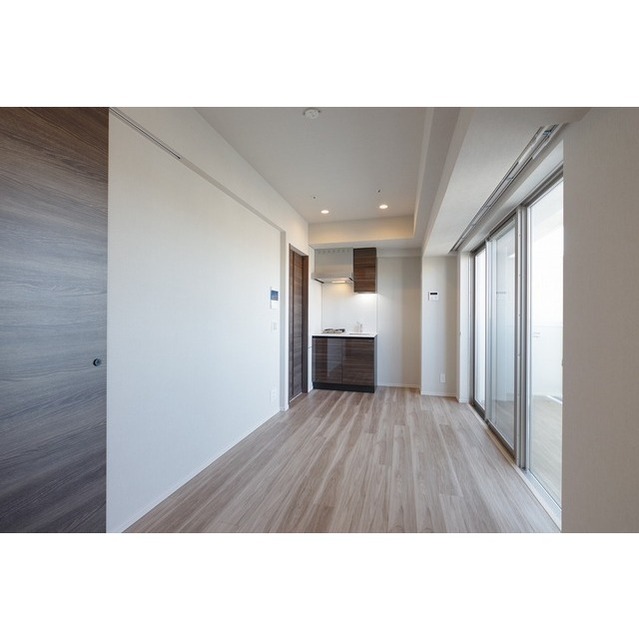 16/23 エントランス