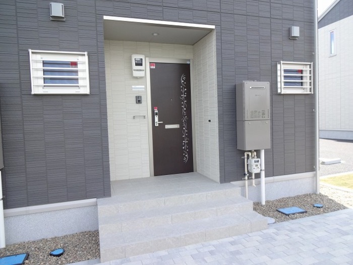 2/4 エントランス