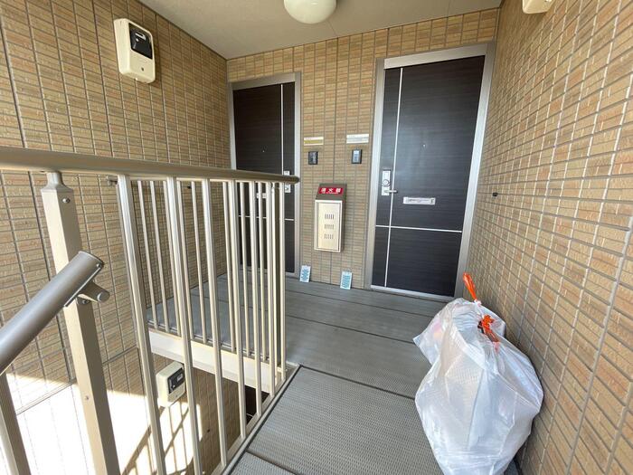 18/22 エントランス