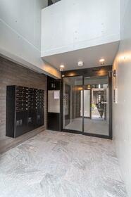 2/2 エントランス