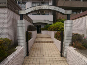 14/14 エントランス