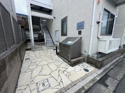 2/2 エントランス