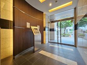 16/18 エントランス