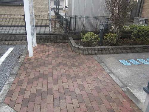 13/22 エントランス