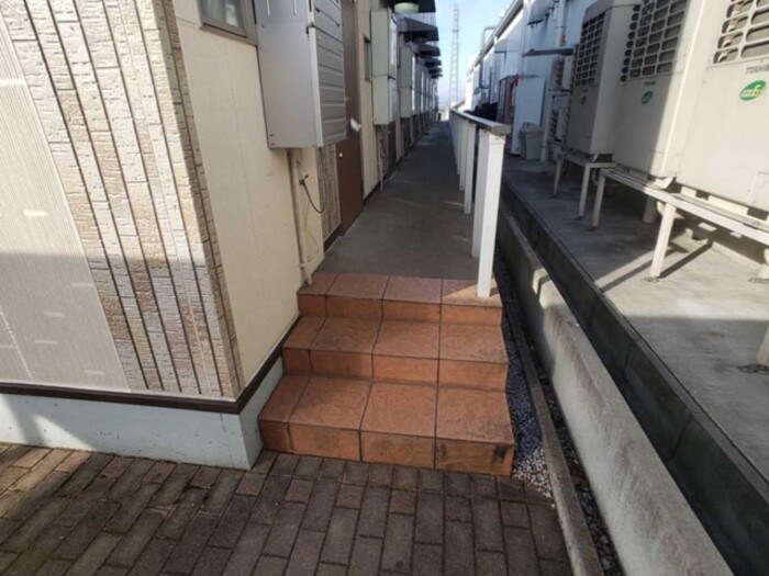 18/26 エントランス