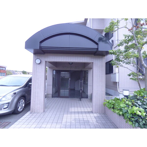 16/25 エントランス