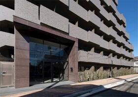 16/16 エントランス