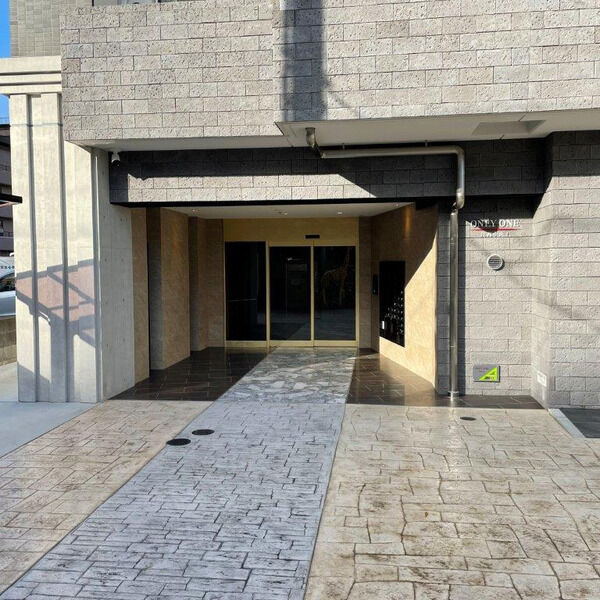 14/17 エントランス