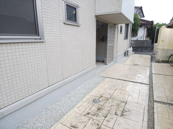 18/24 エントランス