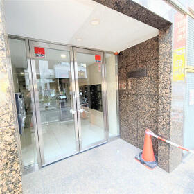 16/26 エントランス