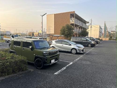 14/18 駐車場