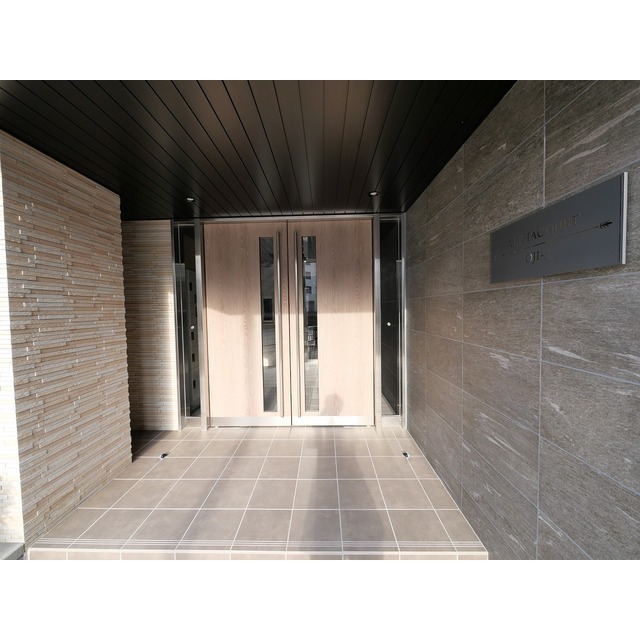 18/18 エントランス