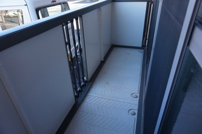 13/23 バルコニー