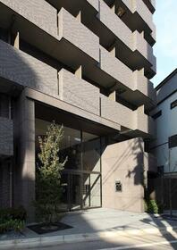 16/16 エントランス