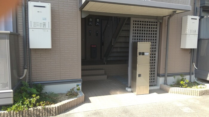 19/20 エントランス