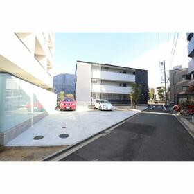 16/16 駐車場