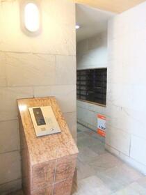 2/2 エントランス