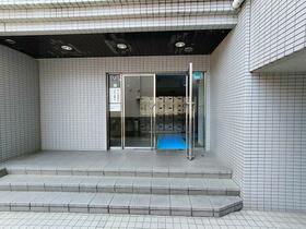 14/14 エントランス