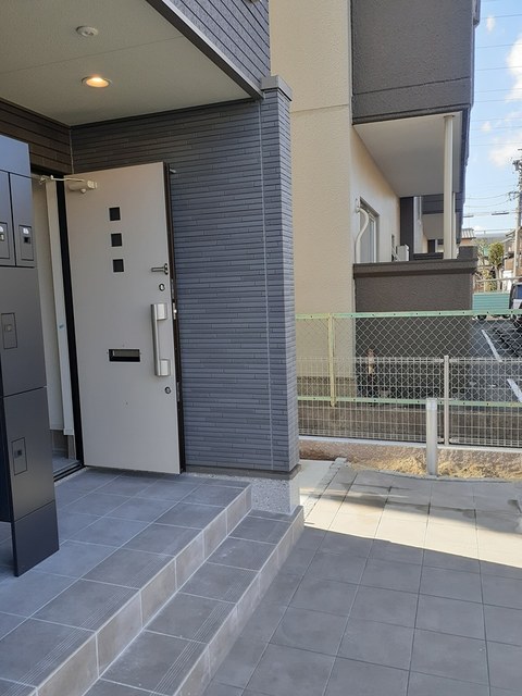 14/20 エントランス