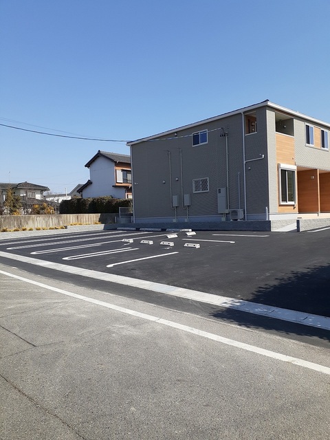 21/28 駐車場