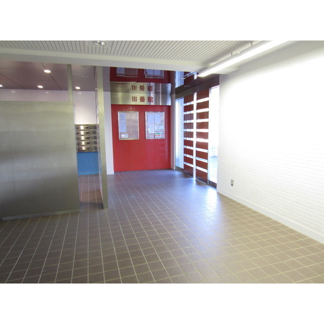 22/30 エントランス