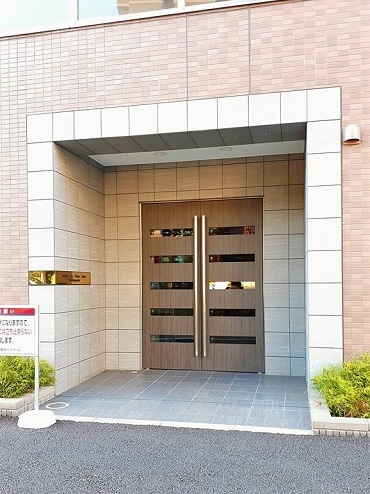 13/19 エントランス