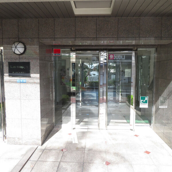 14/15 エントランス