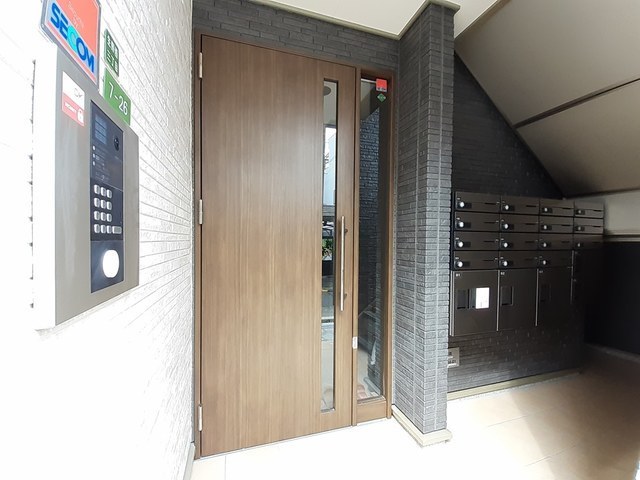 14/20 エントランス