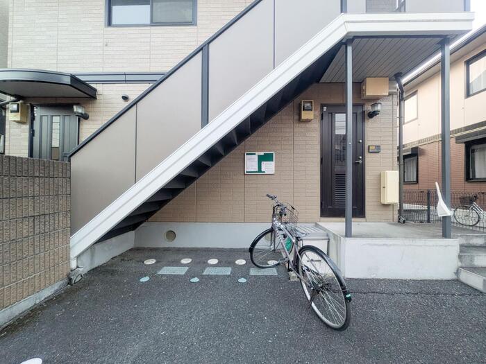 16/16 エントランス