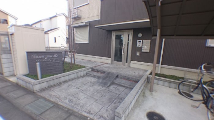 19/20 エントランス