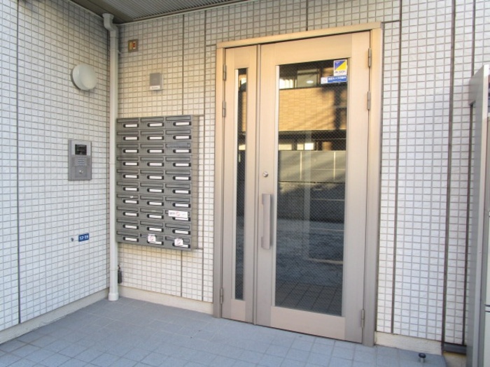 18/20 エントランス