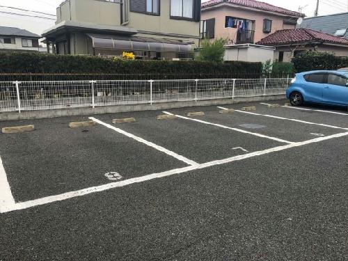 14/14 駐車場