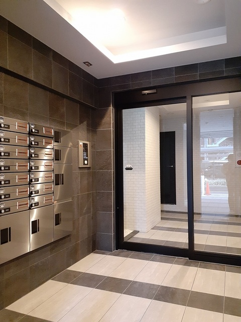 14/20 エントランス