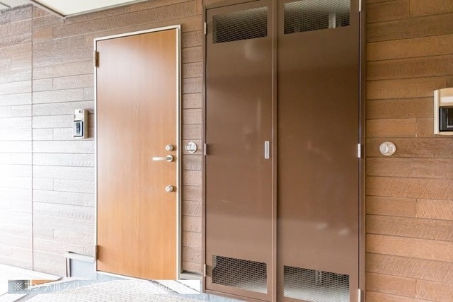 14/20 エントランス