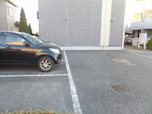 14/23 駐車場