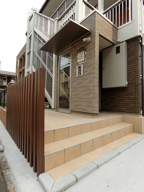 14/20 エントランス