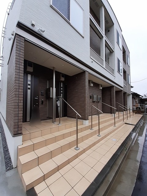 14/20 エントランス