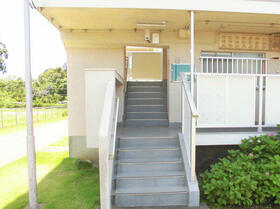 16/17 エントランス