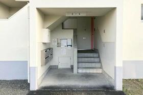 16/17 エントランス