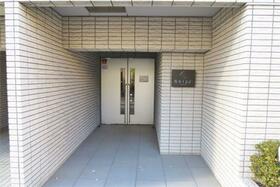 13/13 エントランス