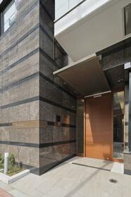 16/16 エントランス