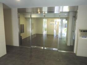 15/16 エントランス