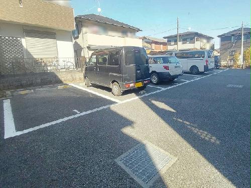 2/3 駐車場