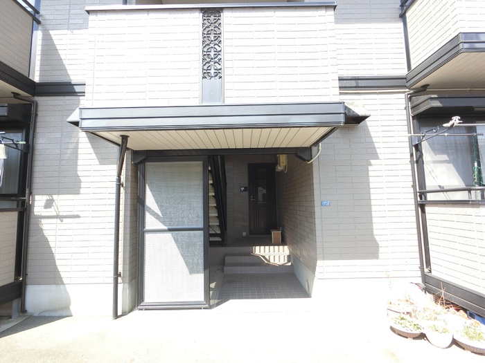 16/22 エントランス